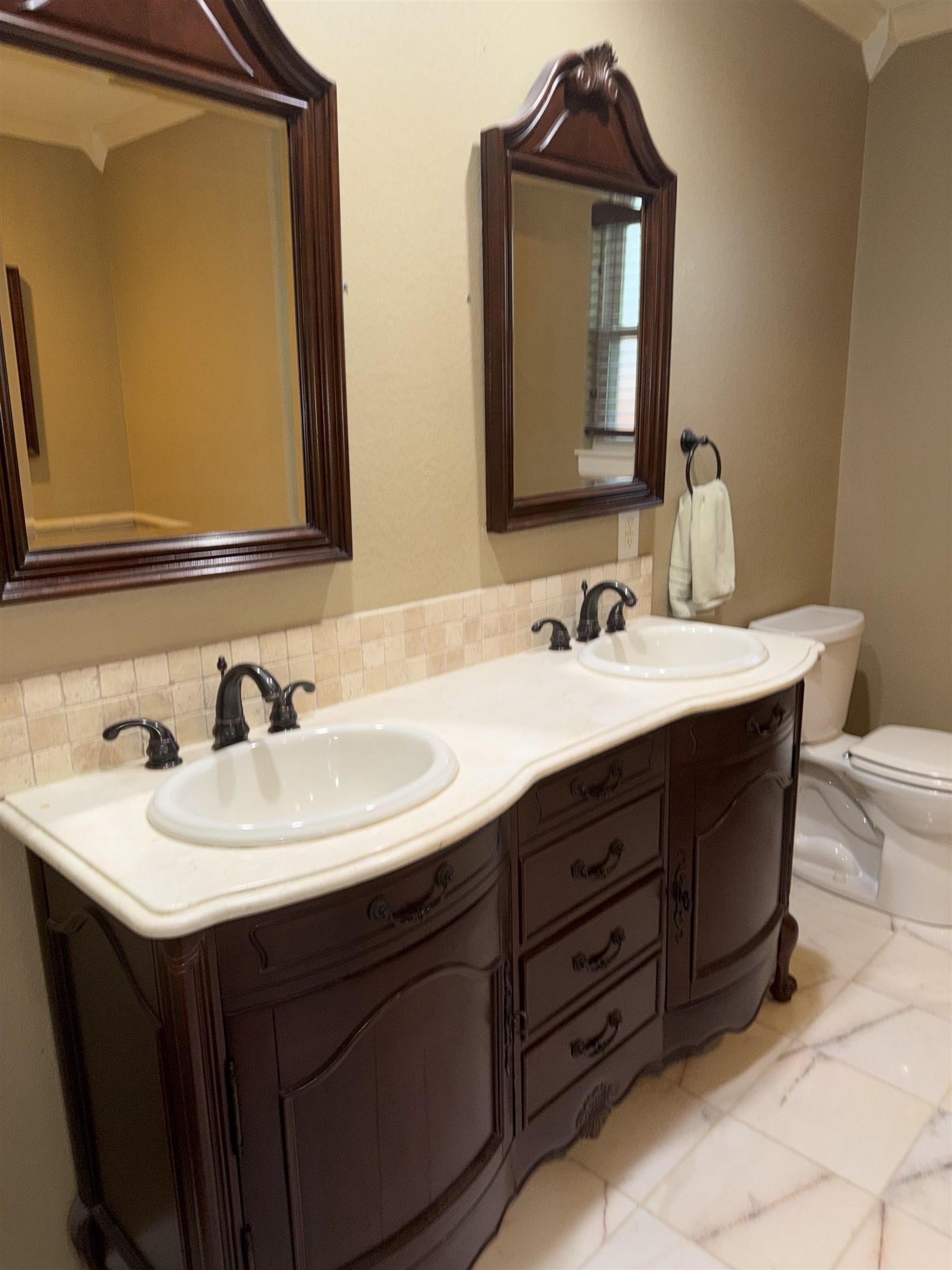 1306 E Wallace Street Llano TX 78643