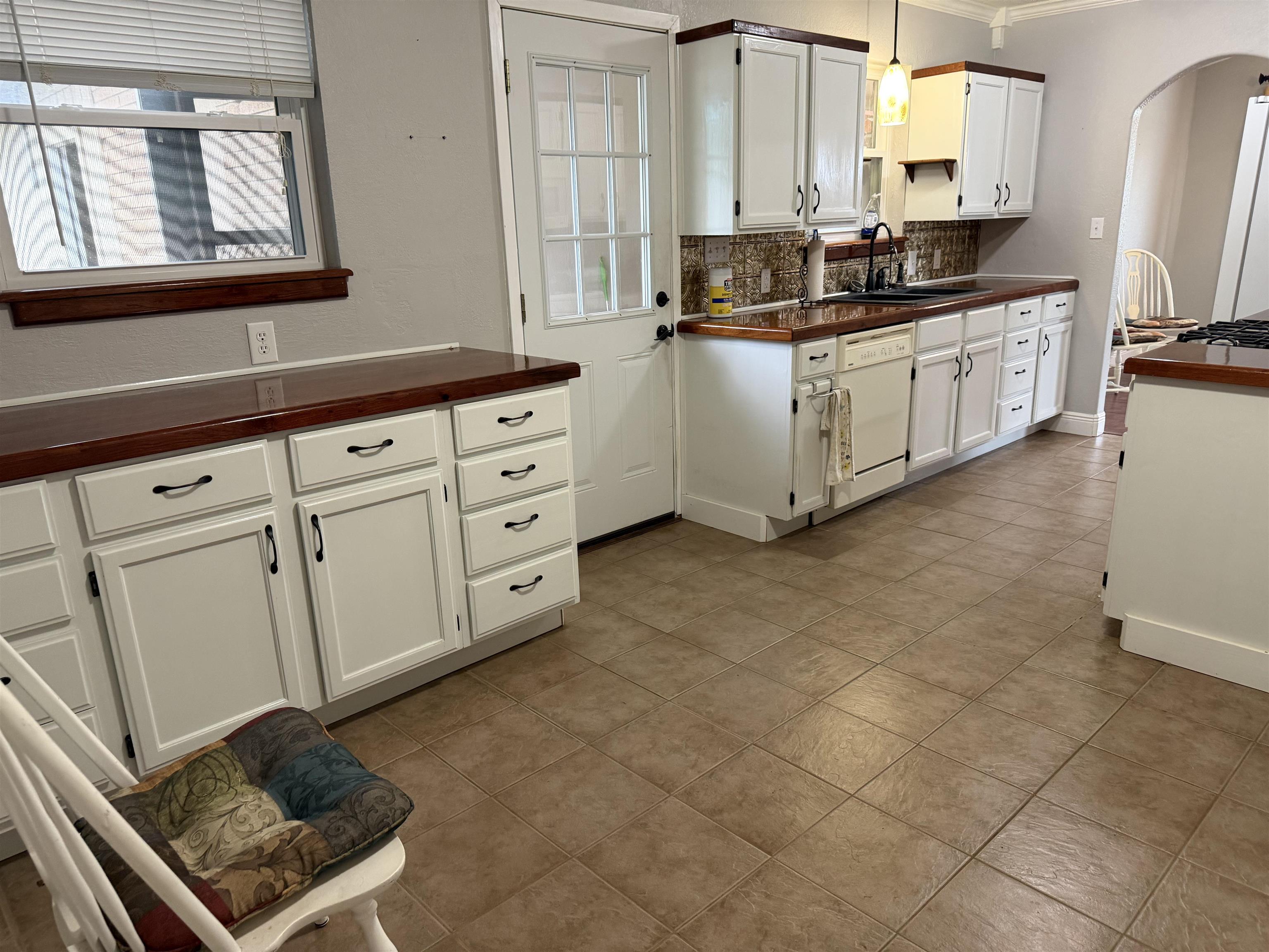 1306 E Wallace Street Llano TX 78643