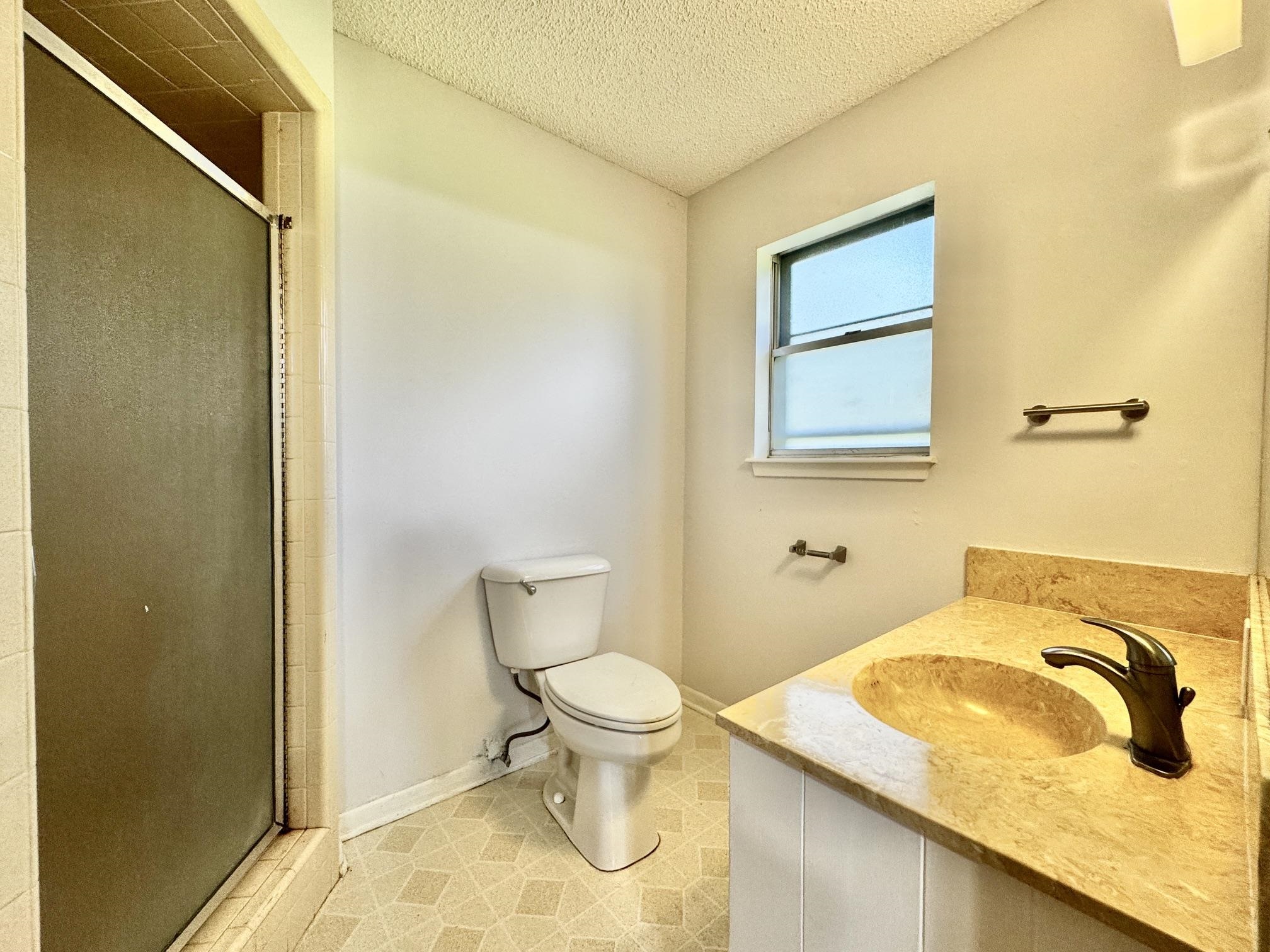 102 E Wallace Street Llano TX 78643