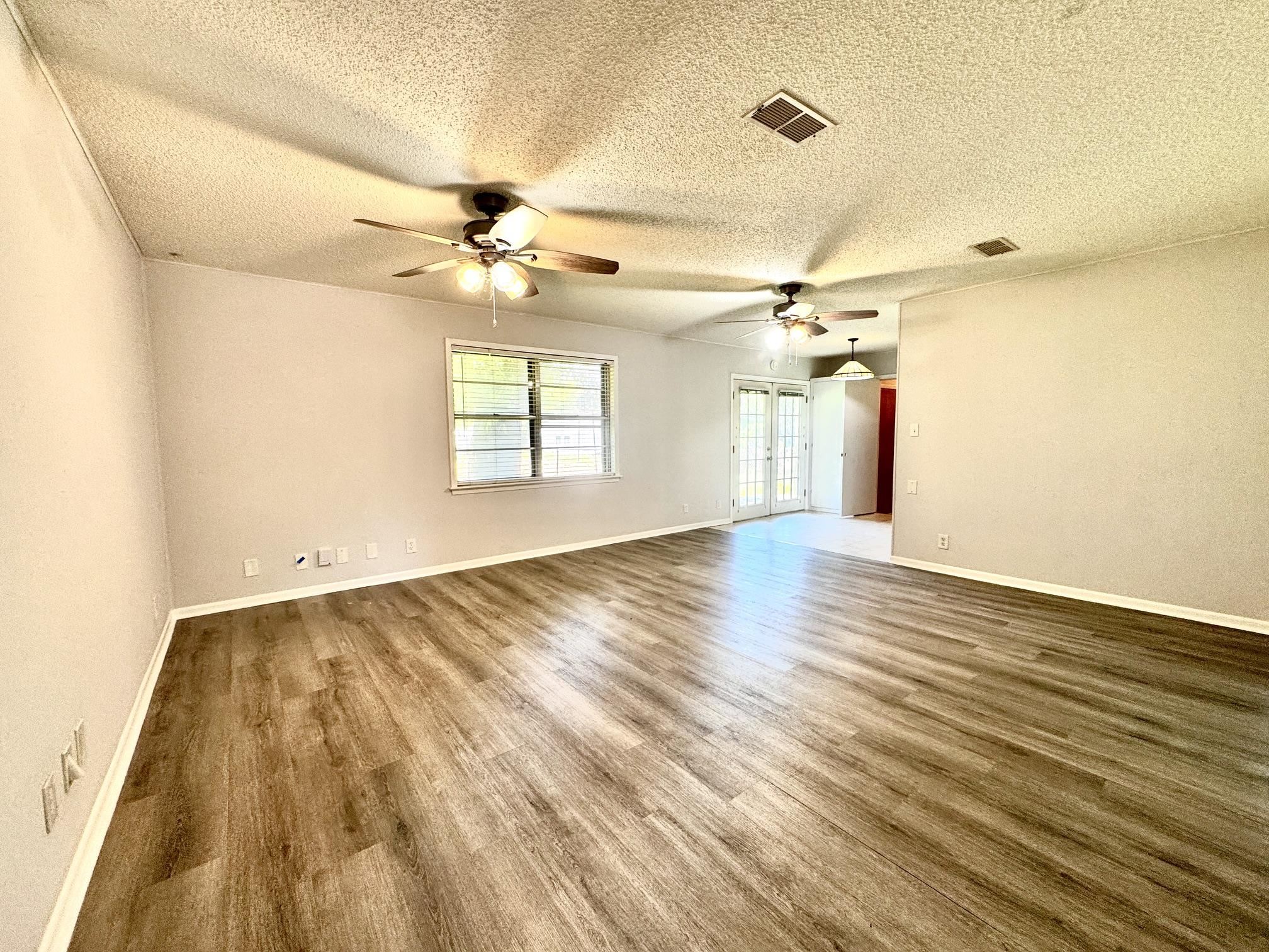 102 E Wallace Street Llano TX 78643