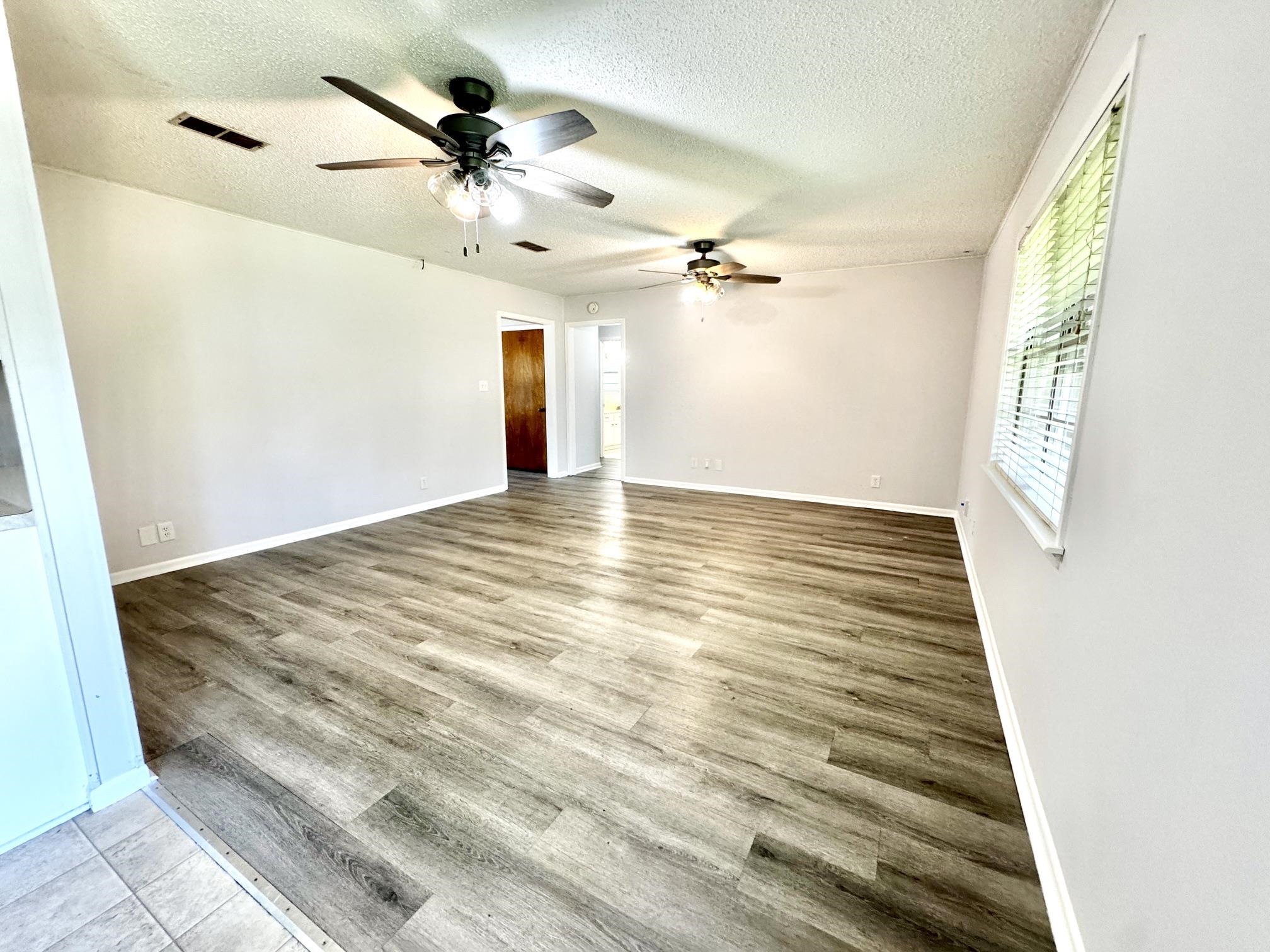 102 E Wallace Street Llano TX 78643