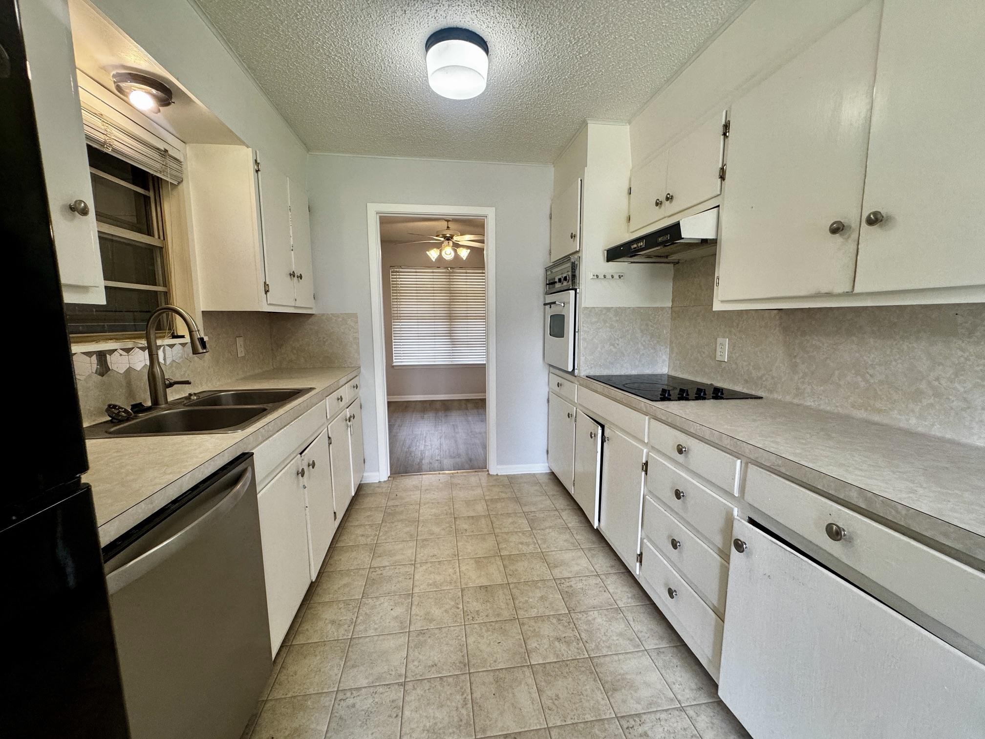 102 E Wallace Street Llano TX 78643