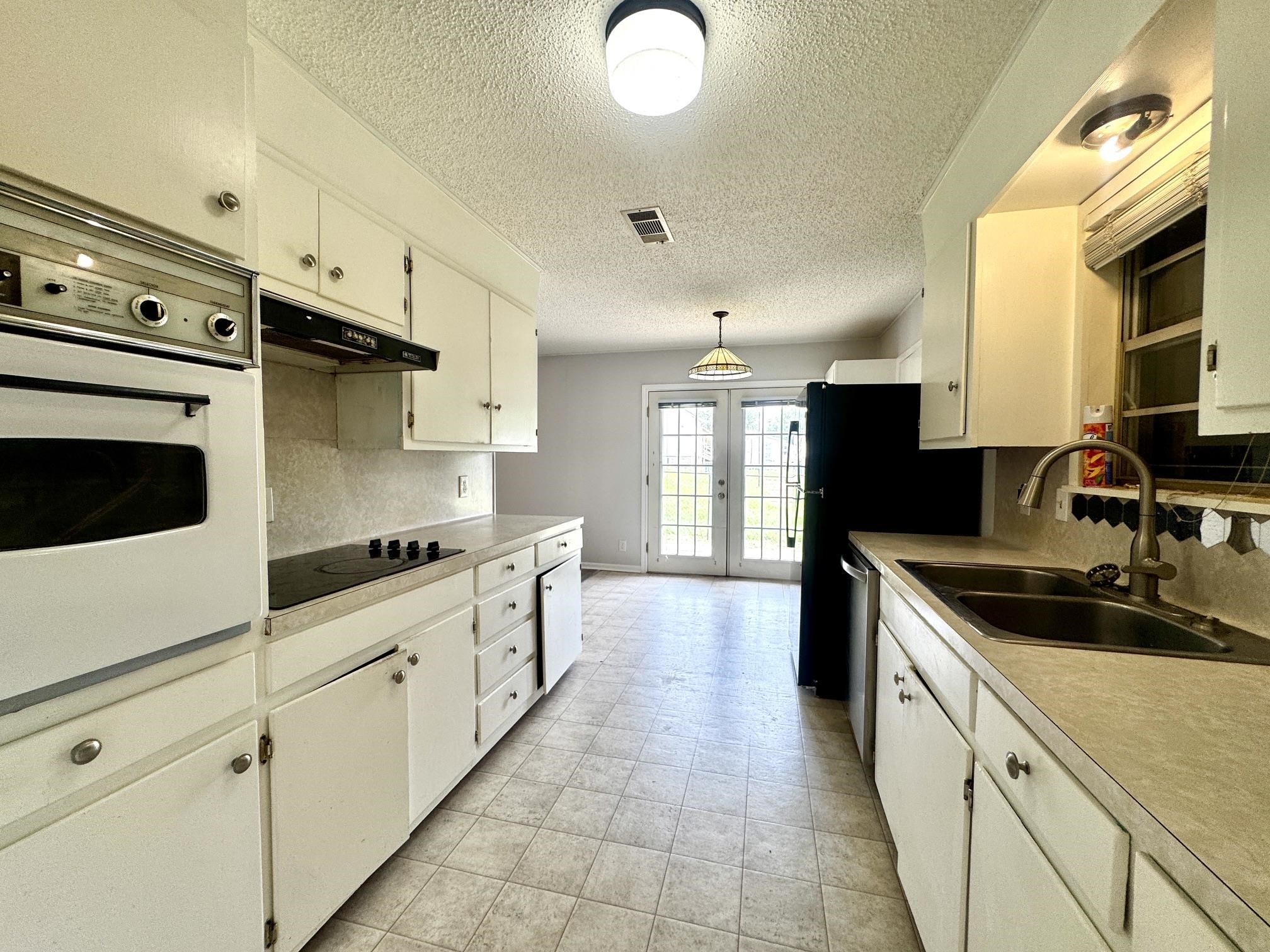 102 E Wallace Street Llano TX 78643