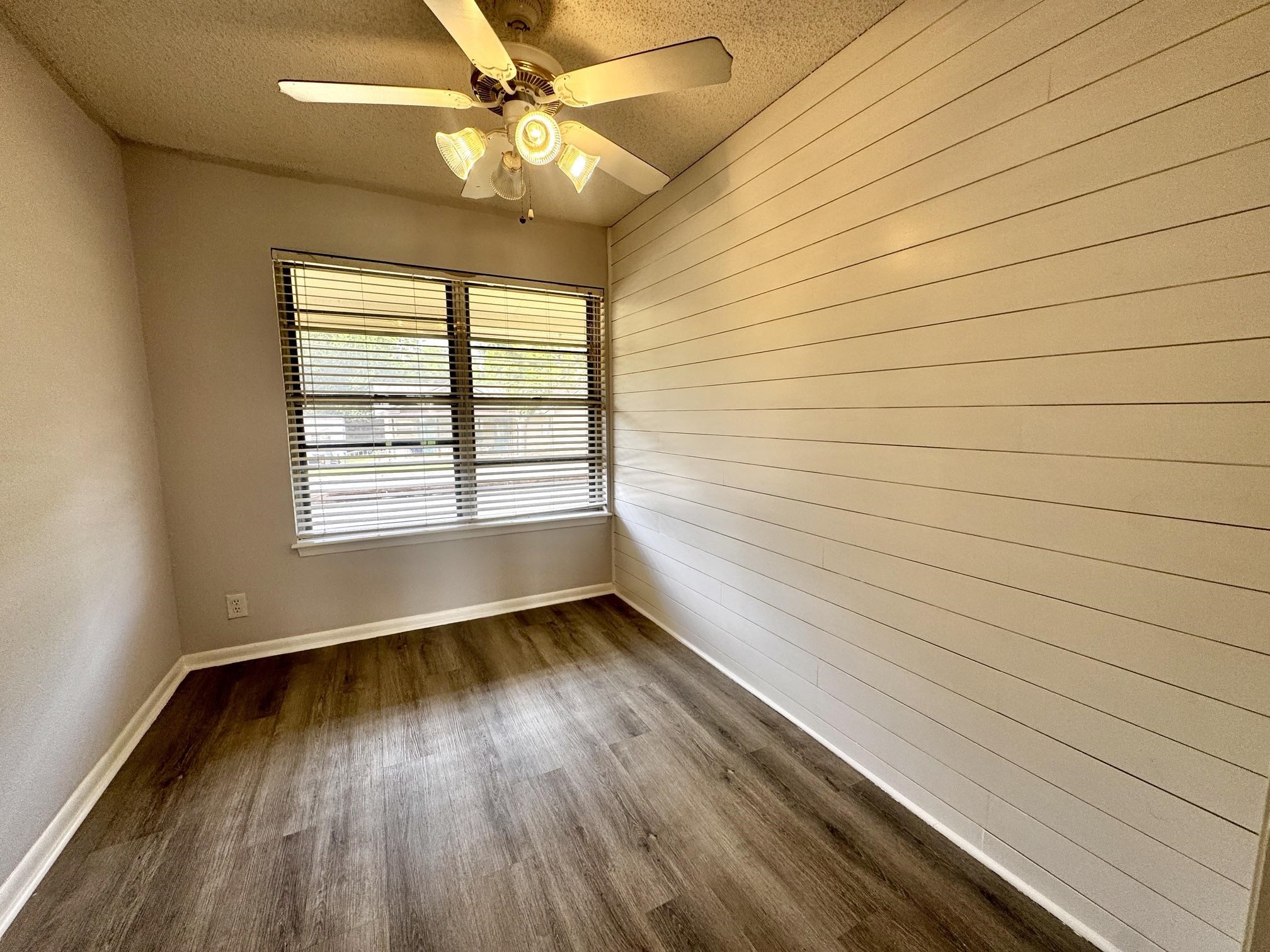 102 E Wallace Street Llano TX 78643