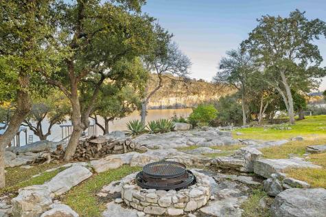 1204 Los Escondidos Street Marble Falls TX 78654