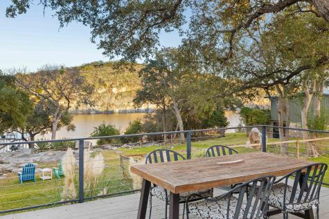 1204 Los Escondidos Street Marble Falls TX 78654