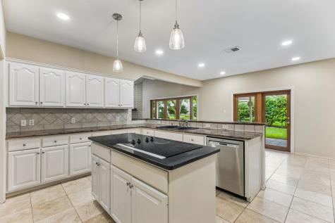 340 Columbine Meadowlakes TX 78654