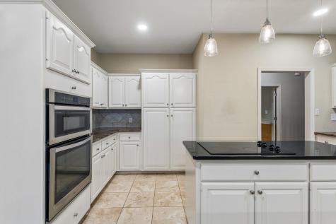 340 Columbine Meadowlakes TX 78654