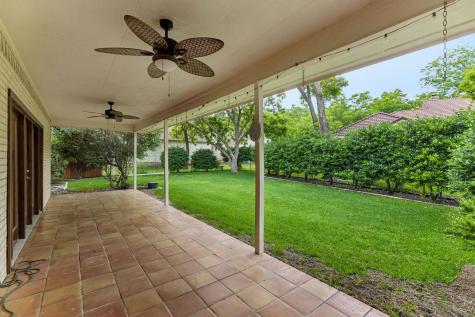 340 Columbine Meadowlakes TX 78654