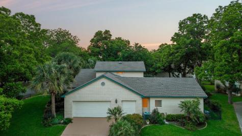 340 Columbine Meadowlakes TX 78654