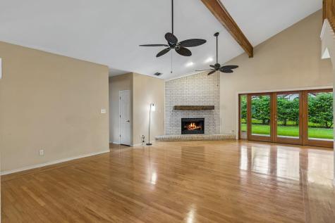340 Columbine Meadowlakes TX 78654