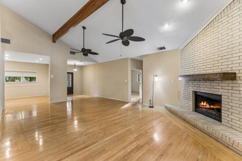 340 Columbine Meadowlakes TX 78654