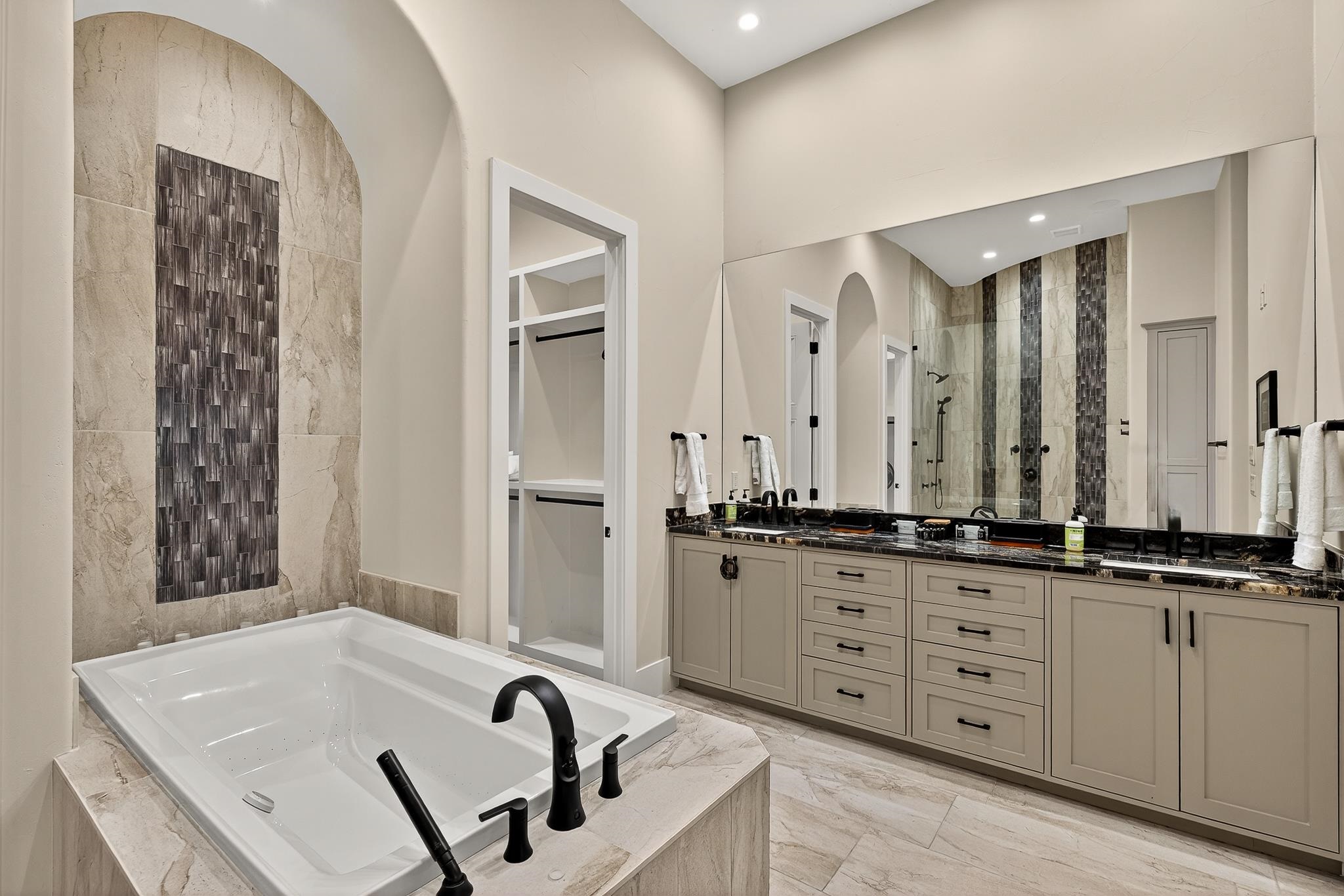 901 Sun Ray Horseshoe Bay TX 78657