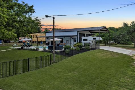 1701 Bluebonnet Lane Kingsland TX 78639