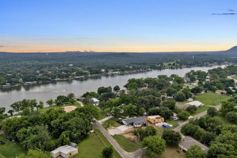 1701 Bluebonnet Lane Kingsland TX 78639