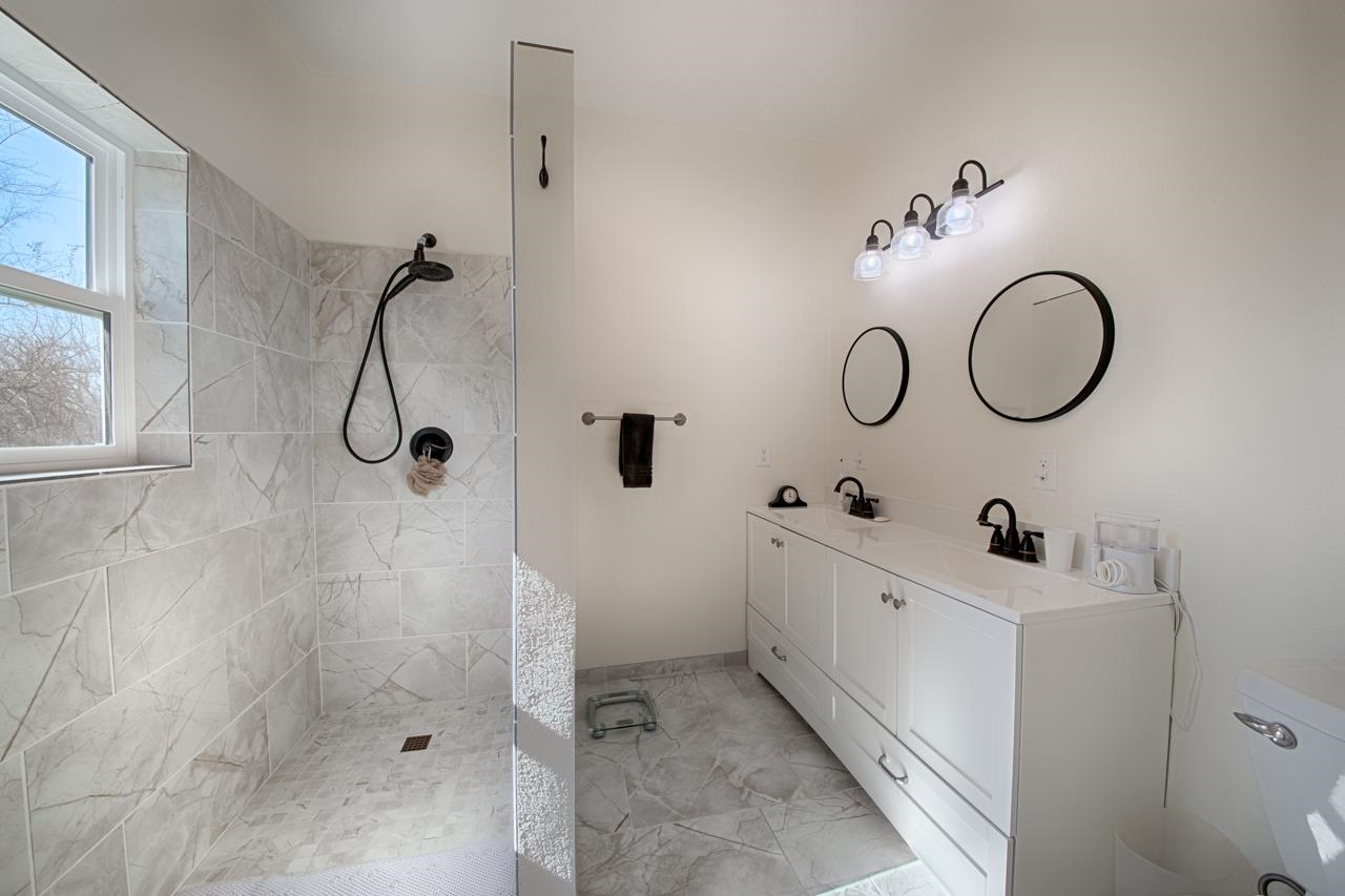 518 E Bluebriar Drive Granite Shoals TX 78654