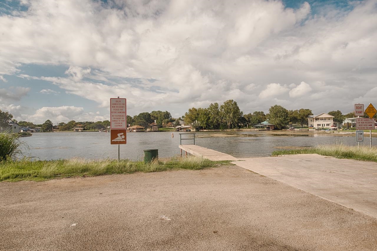518 E Bluebriar Drive Granite Shoals TX 78654