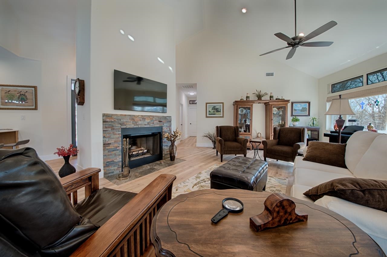 518 E Bluebriar Drive Granite Shoals TX 78654