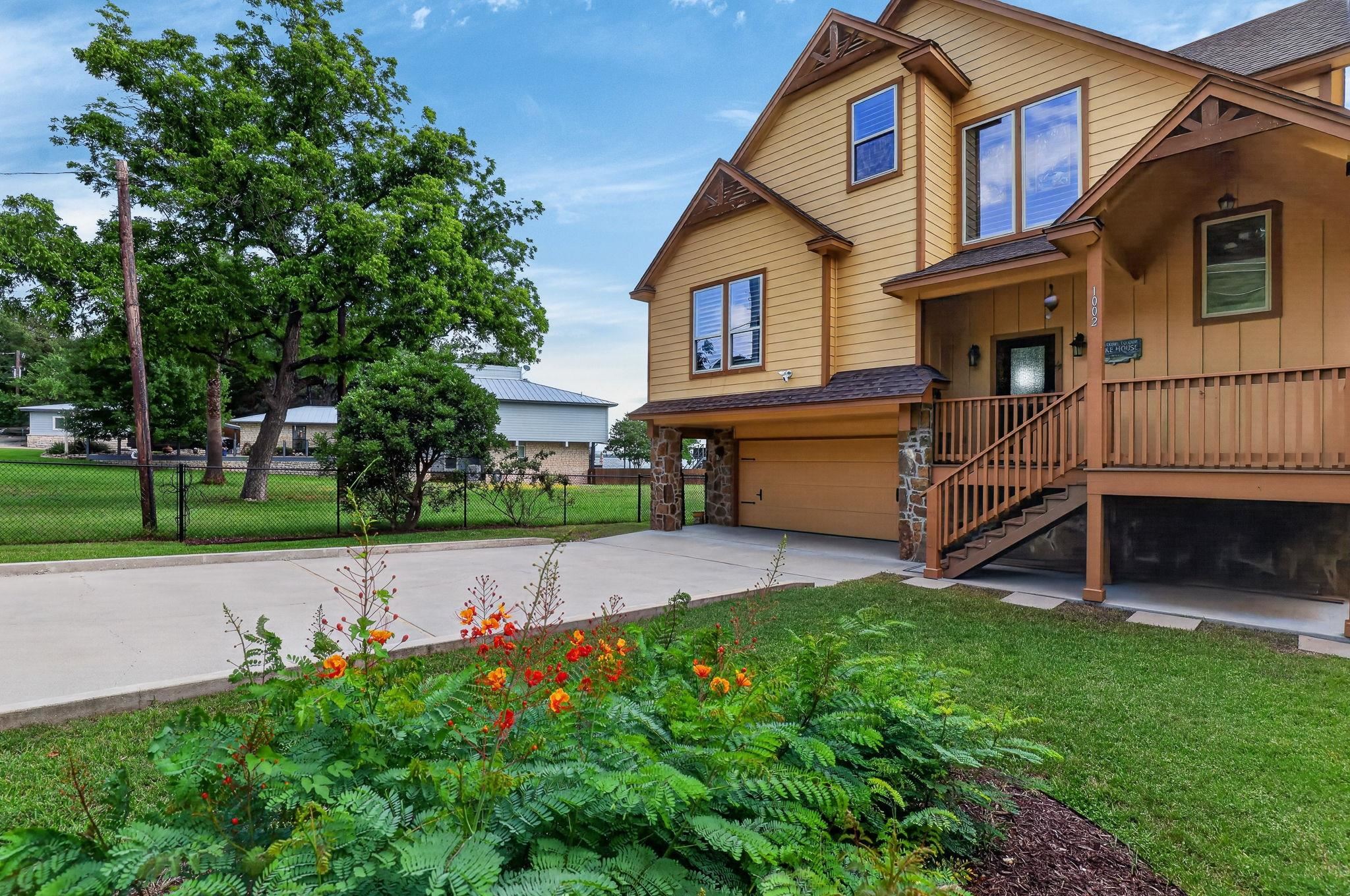 1002 Scenic Loop Kingsland TX 78639