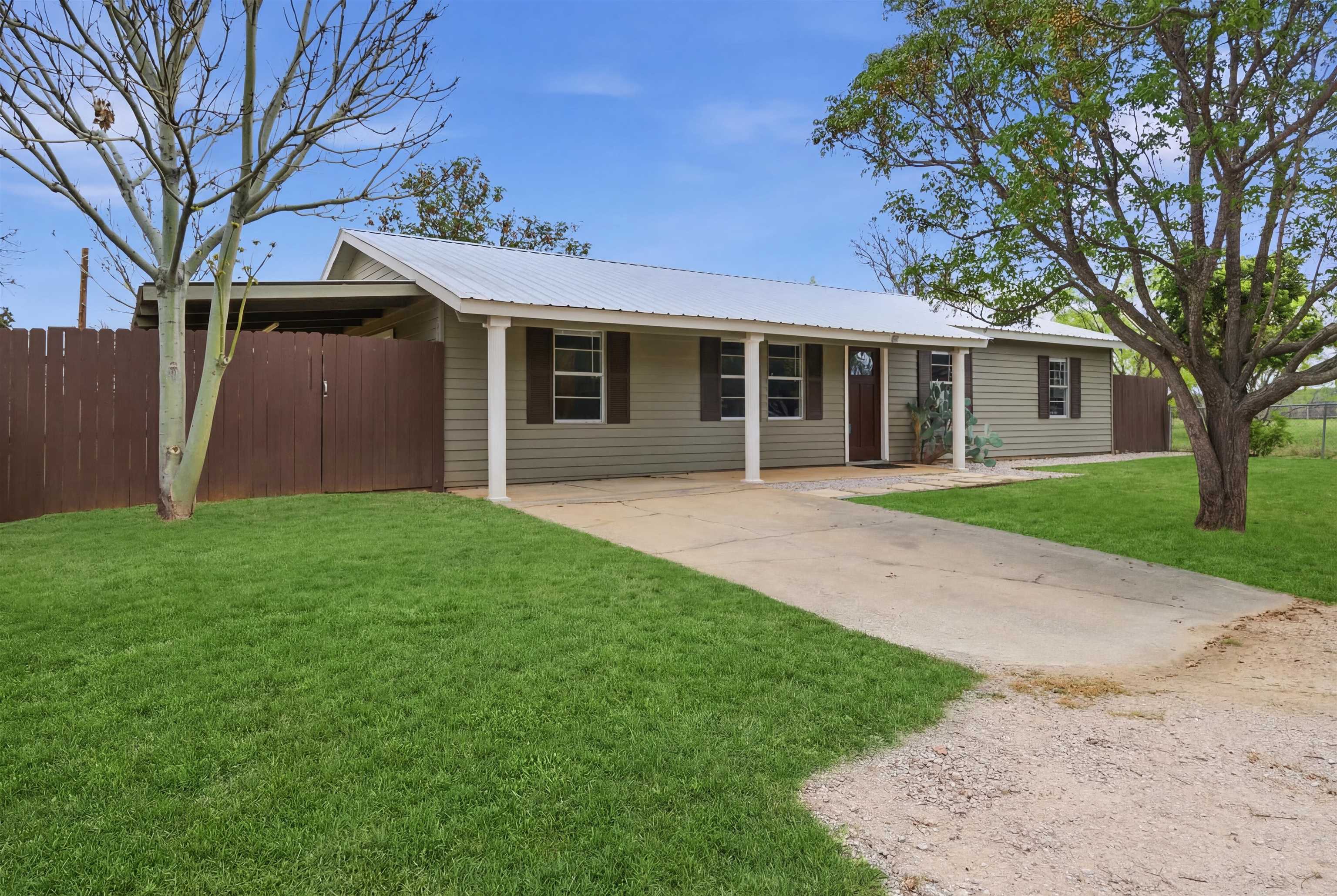 611 Pecan Cottonwood Shores TX 78657
