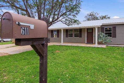 611 Pecan Cottonwood Shores TX 78657