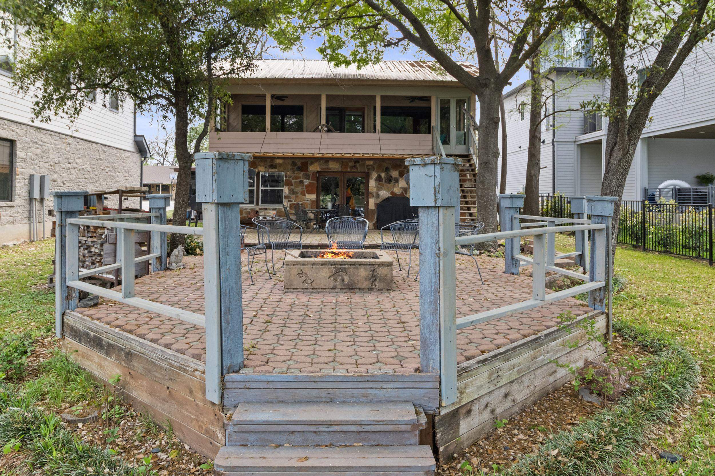 320 Harris Loop Kingsland TX 78639