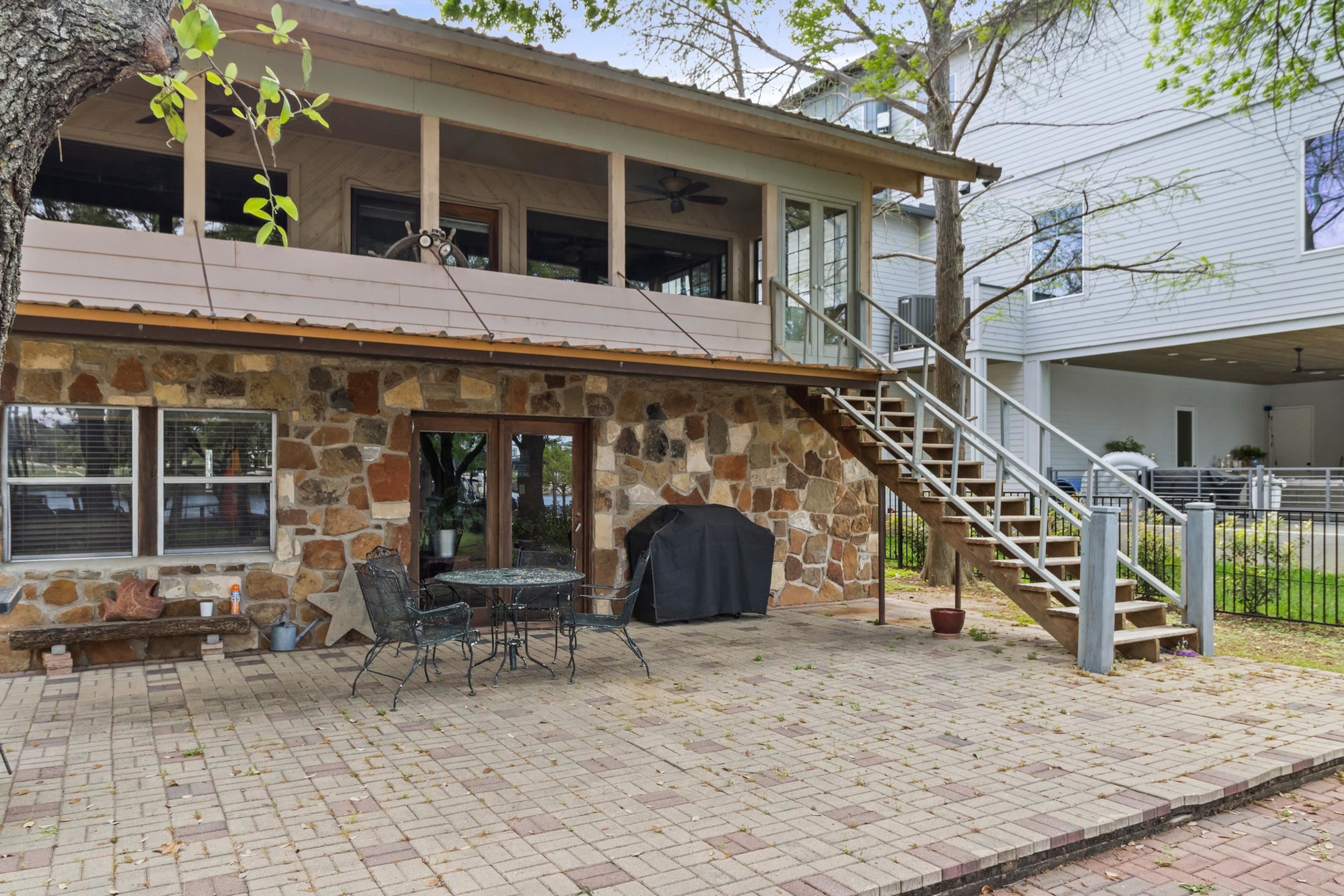 320 Harris Loop Kingsland TX 78639
