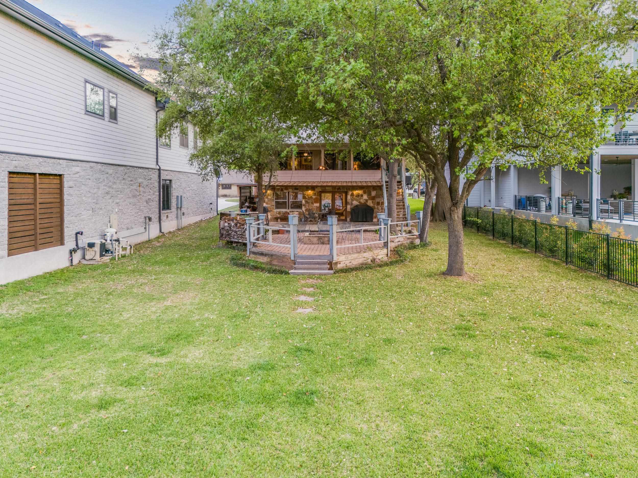 320 Harris Loop Kingsland TX 78639