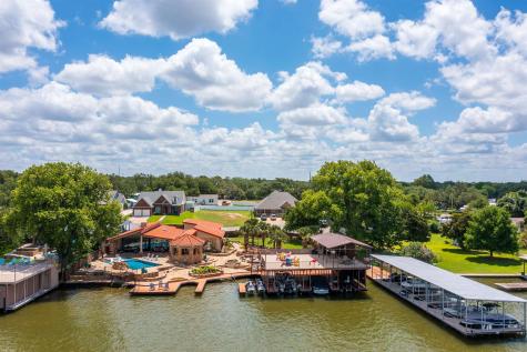 136 Hidden Oaks Drive Kingsland TX 78639