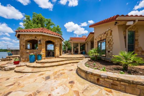 136 Hidden Oaks Drive Kingsland TX 78639