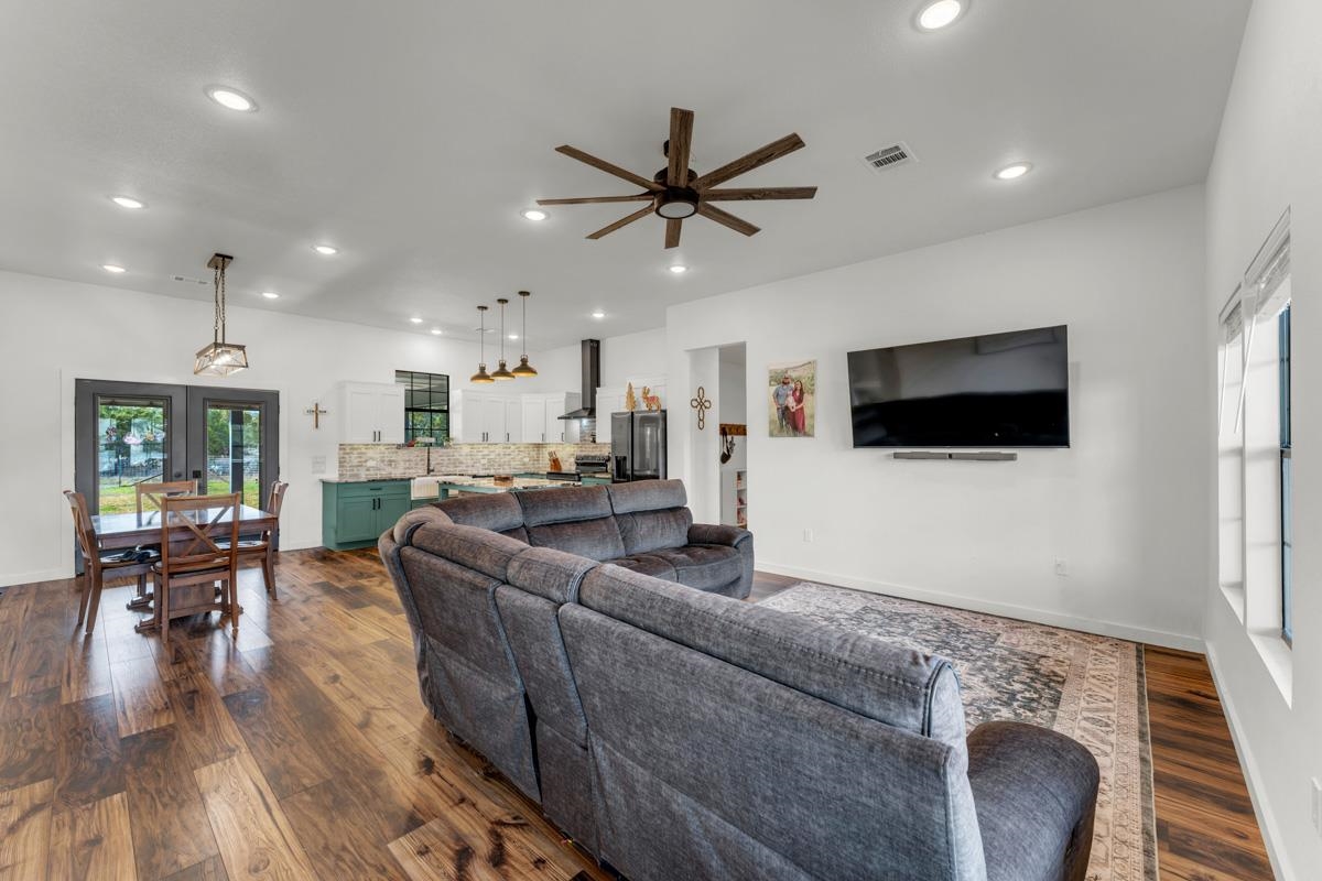 109 La Vonna Fox Drive Burnet TX 78611
