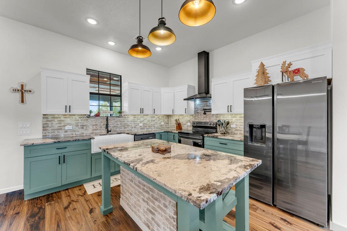 109 La Vonna Fox Drive Burnet TX 78611