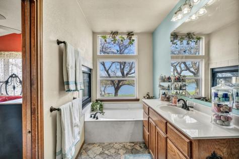 3715 Lakeview Drive Cottonwood Shores TX 78657