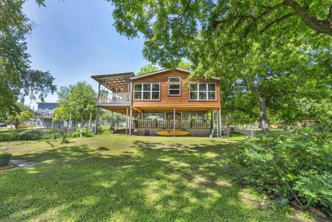 3715 Lakeview Drive Cottonwood Shores TX 78657