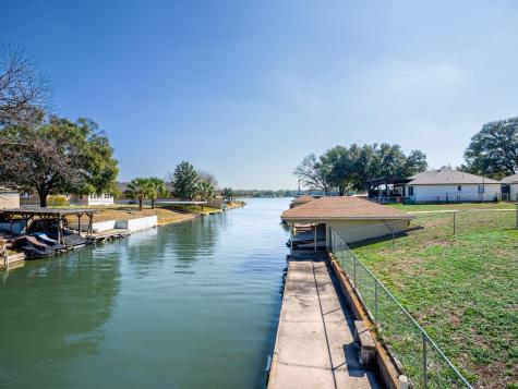 106 Flamingo Circle Highland Haven TX 78654