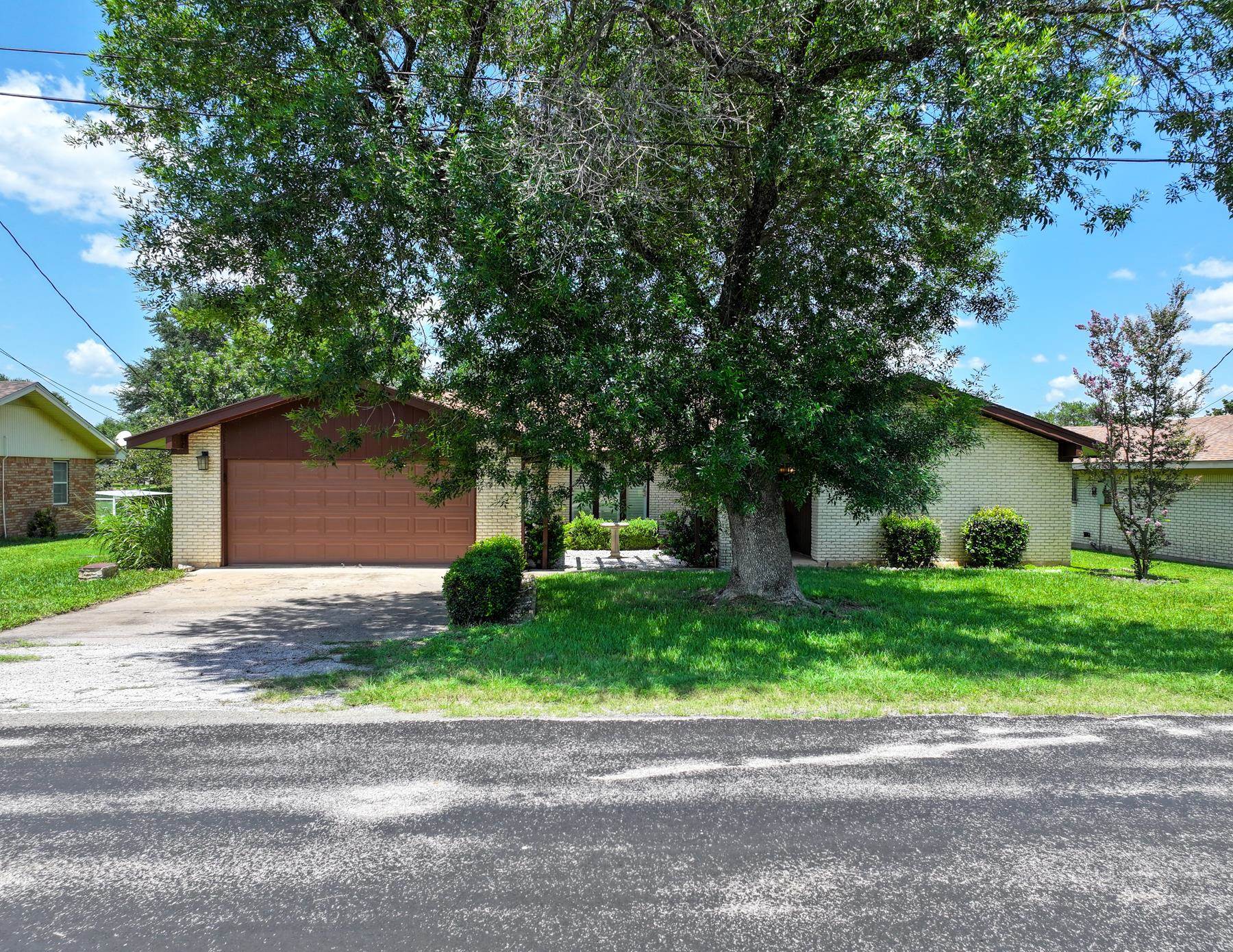 106 Flamingo Circle Highland Haven TX 78654