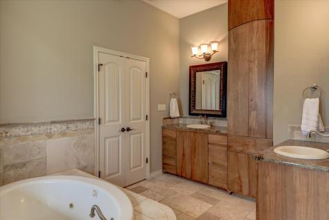 208 Colina Cove Kingsland TX 78639