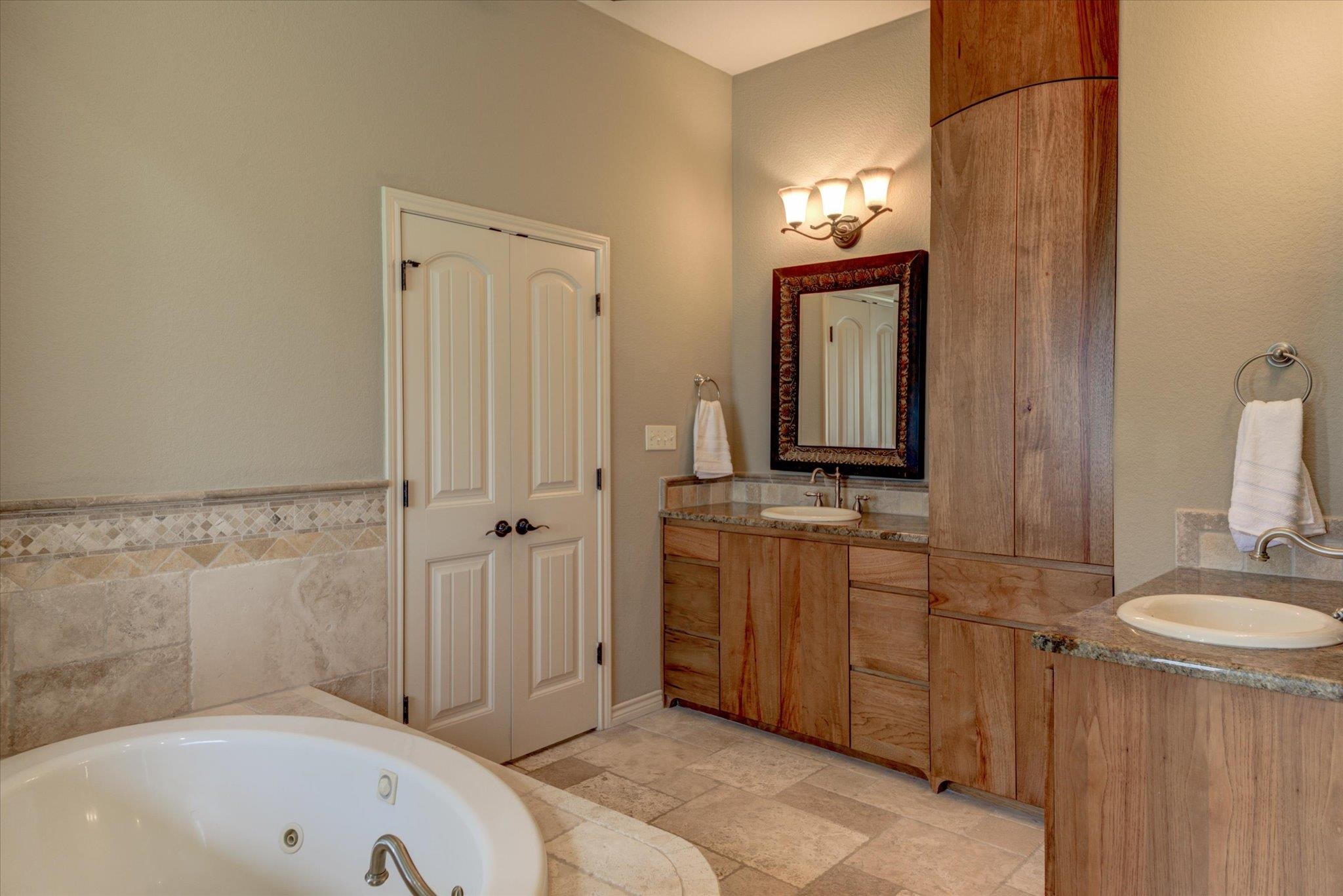 208 Colina Cove Kingsland TX 78639