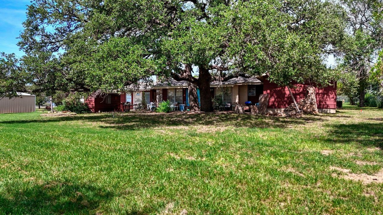 110 W Lakecrest Drive Bluffton TX 78607