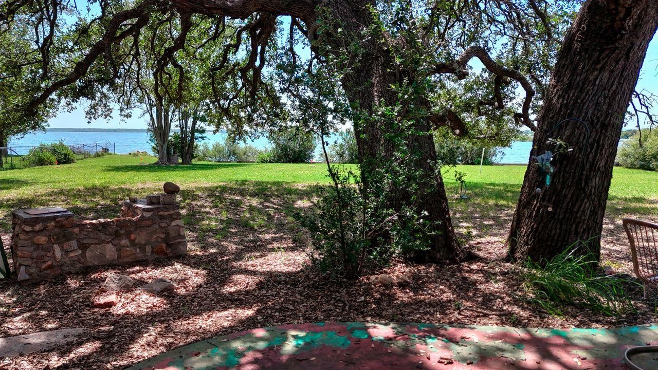 110 W Lakecrest Drive Bluffton TX 78607