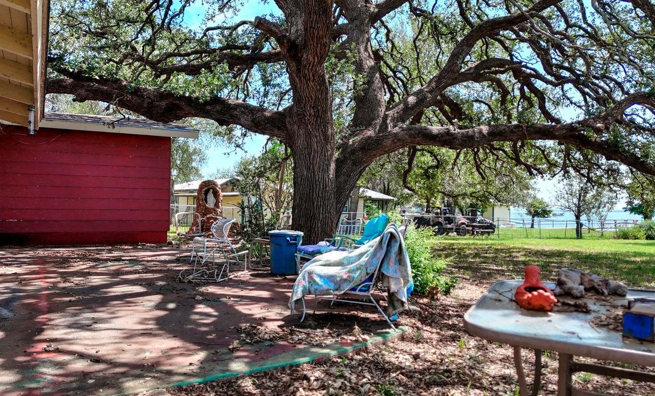 110 W Lakecrest Drive Bluffton TX 78607
