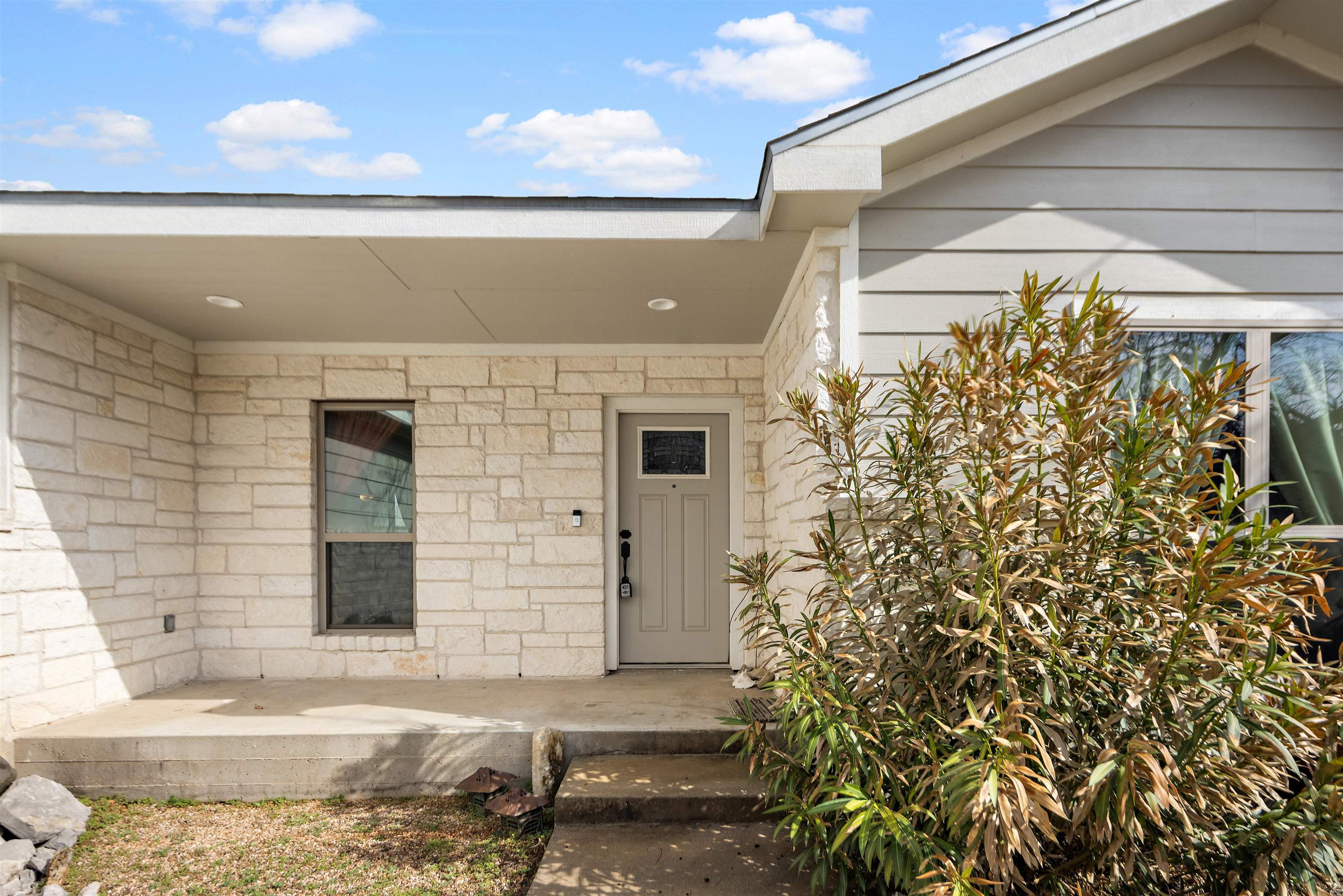 142 W Persimmon Drive Granite Shoals TX 78654
