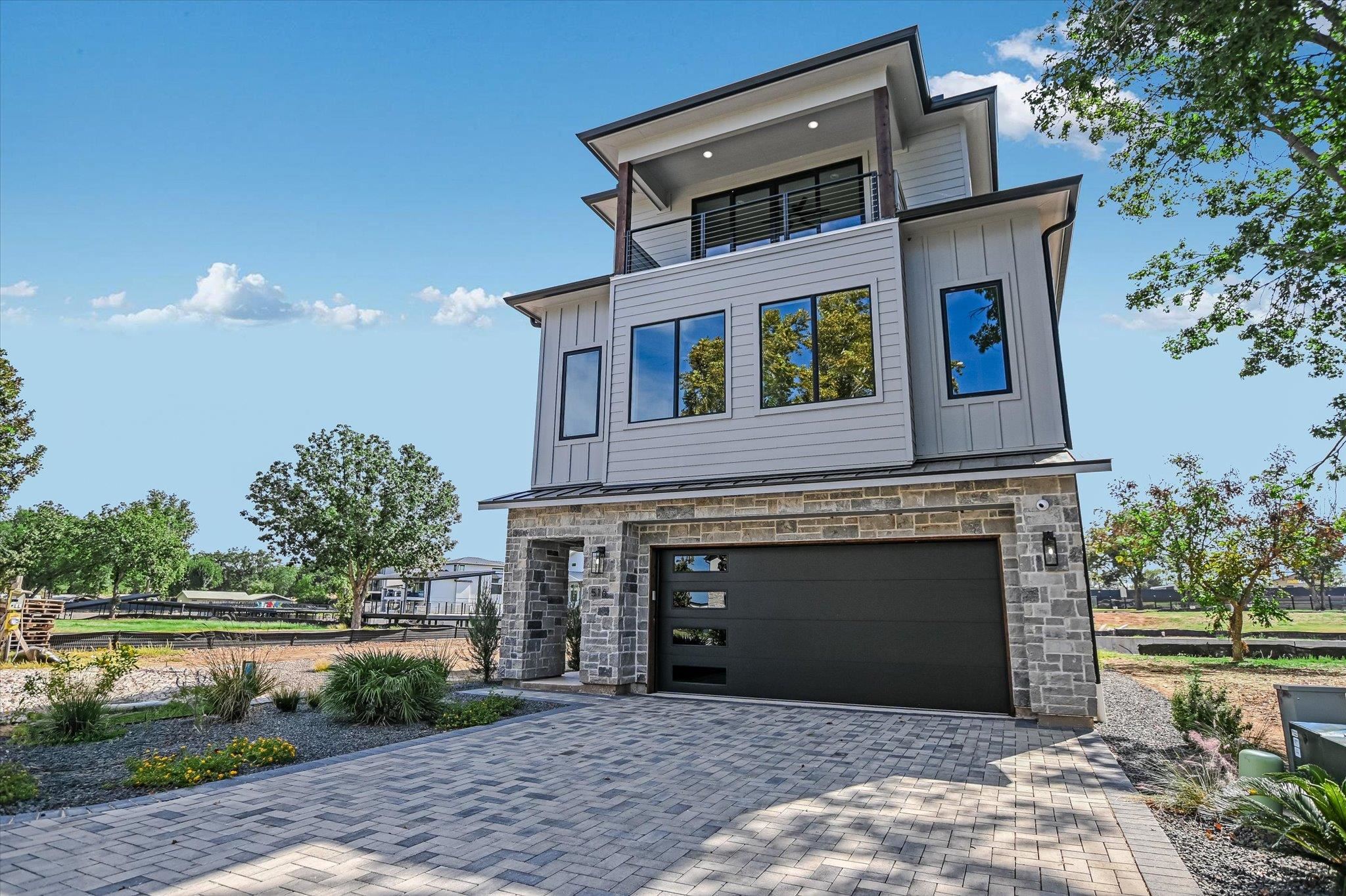 516 Lake Street Kingsland TX 78639