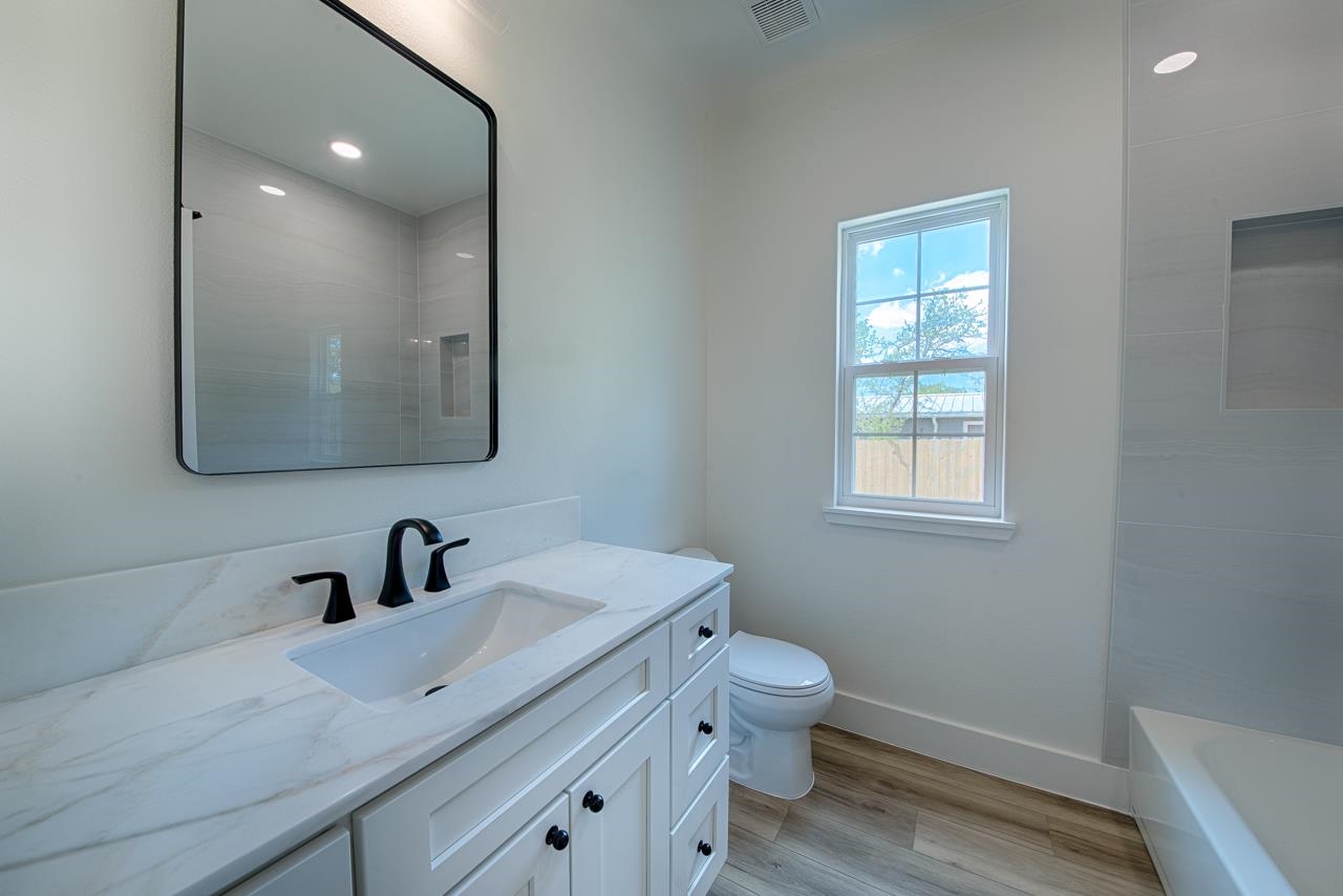 106 W Briar Drive Granite Shoals TX 78654