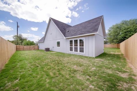 106 W Briar Drive Granite Shoals TX 78654