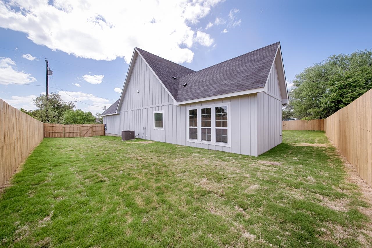 106 W Briar Drive Granite Shoals TX 78654