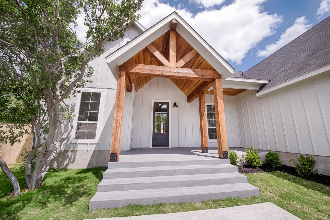 106 W Briar Drive Granite Shoals TX 78654