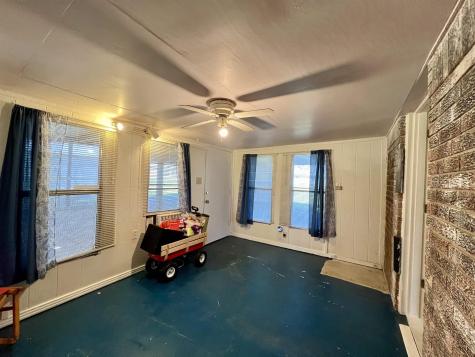 107 N Greenwood Buchanan Dam TX 78609