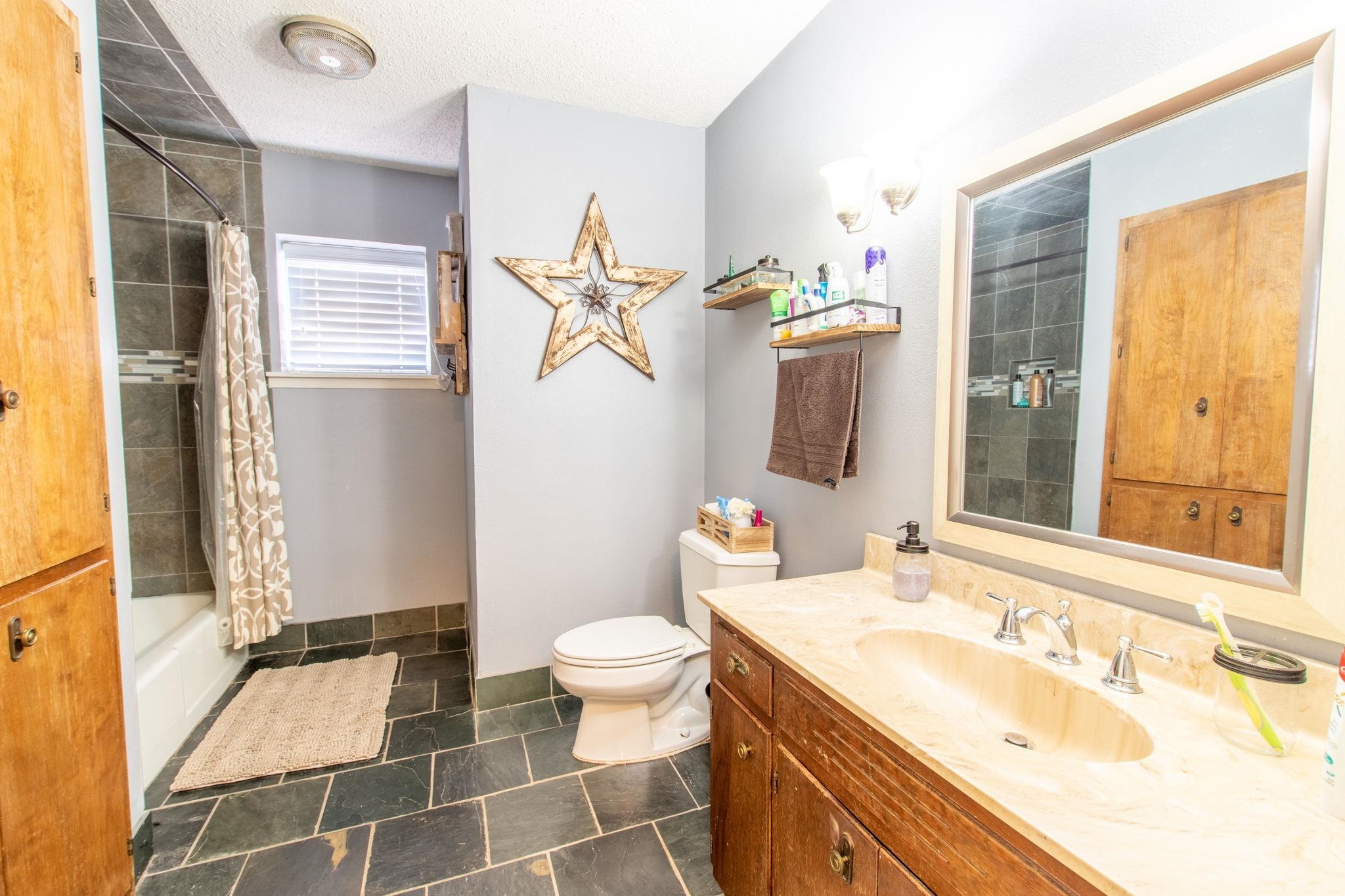 1707 E 4th Street Lampasas TX 76550