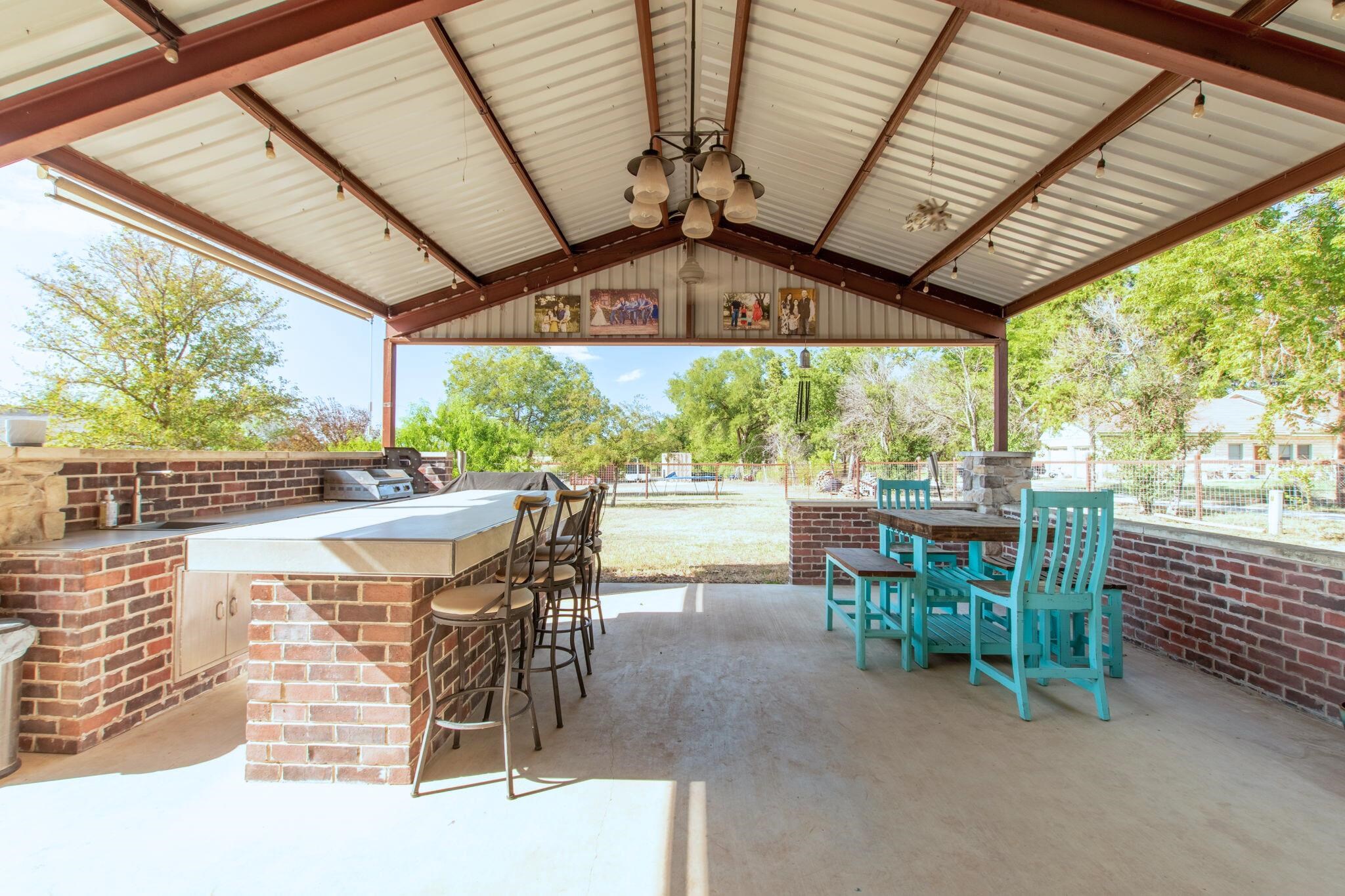 1707 E 4th Street Lampasas TX 76550